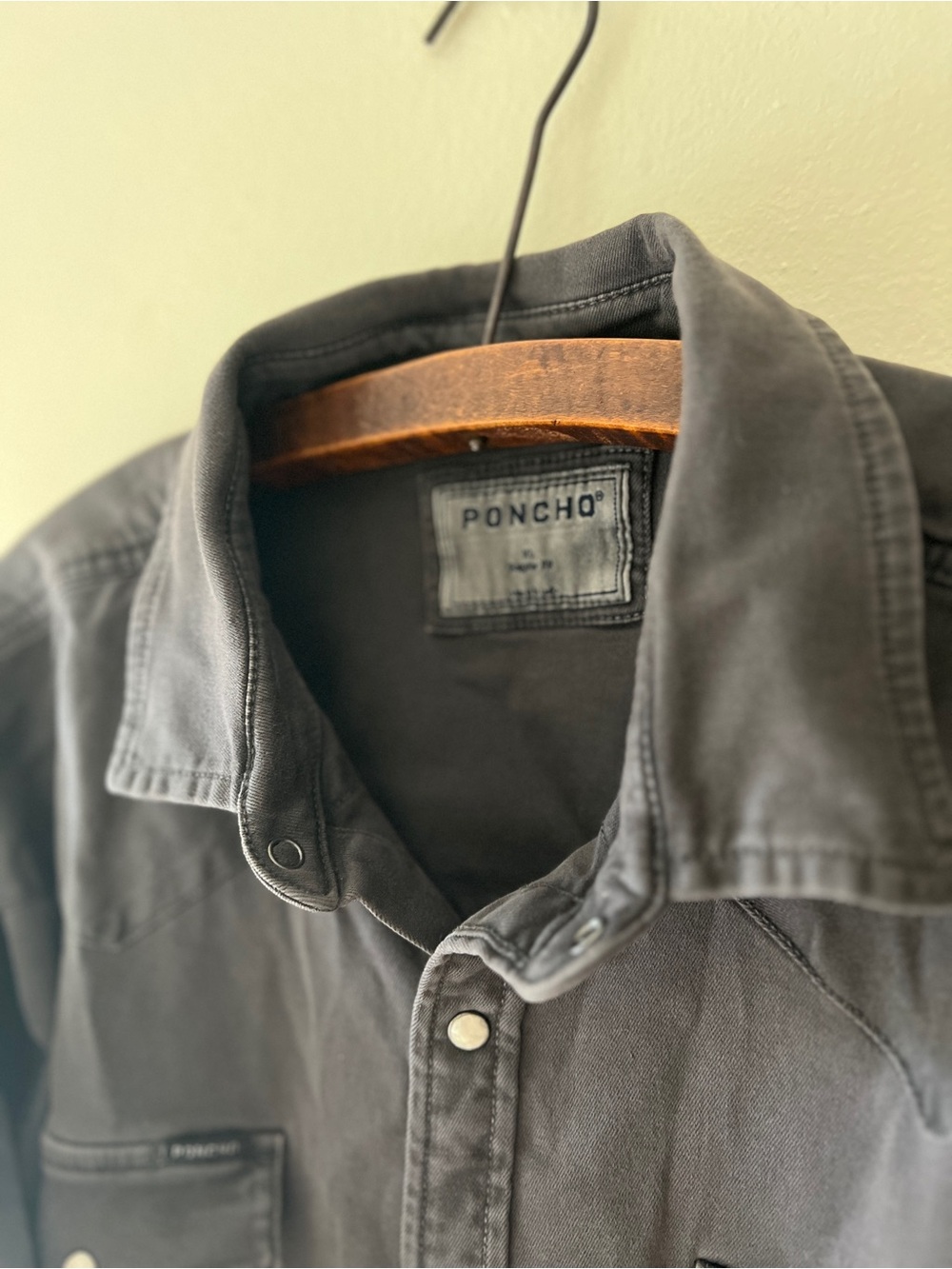 Poncho Men's Casual Dark Gray Button-Down Shirt XL Regular Fit NWOT - Picture 11 of 14